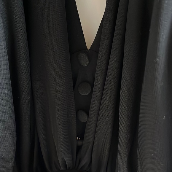 Beautiful Holiday/Cocktail Dress - Picture 3 of 8